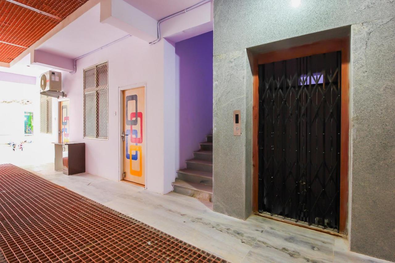 Vaccinated Staff - OYO 17168 Hz Lodge Hyderabad Exterior foto
